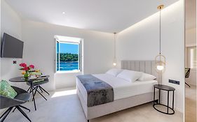 La Porta 1, Seaview Apartment In The Center